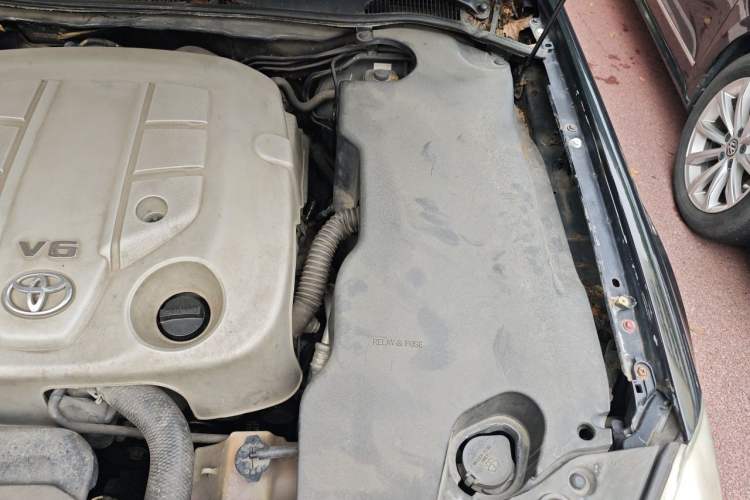 Used Toyota Crown 2010 3.0L Royal Saloon Engine Bay Left