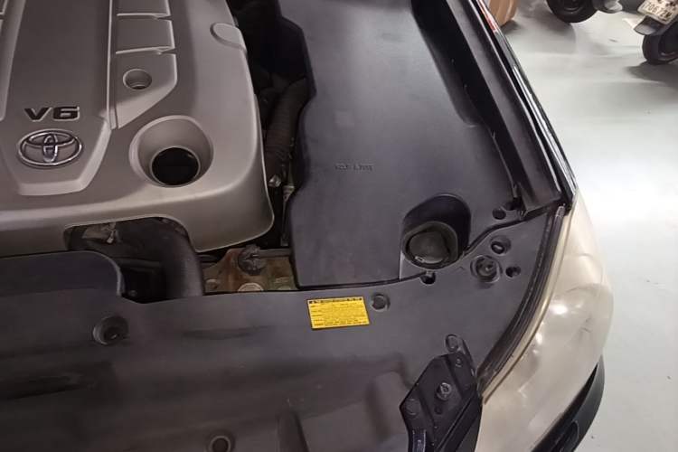 Used Toyota Crown 2010 2.5L Royal Leather Sunroof Navigation Edition Engine Bay Left