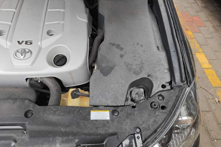 Used Toyota Crown 2010 2.5L Royal Leather Sunroof Edition Engine Bay Left