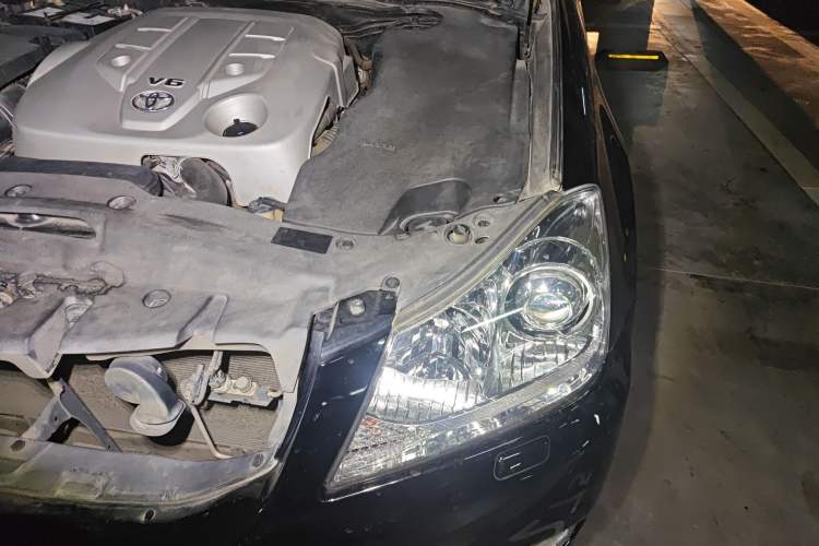 Used Toyota Crown 2010 2.5L Royal Leather Sunroof Navigation Edition Engine Bay Left