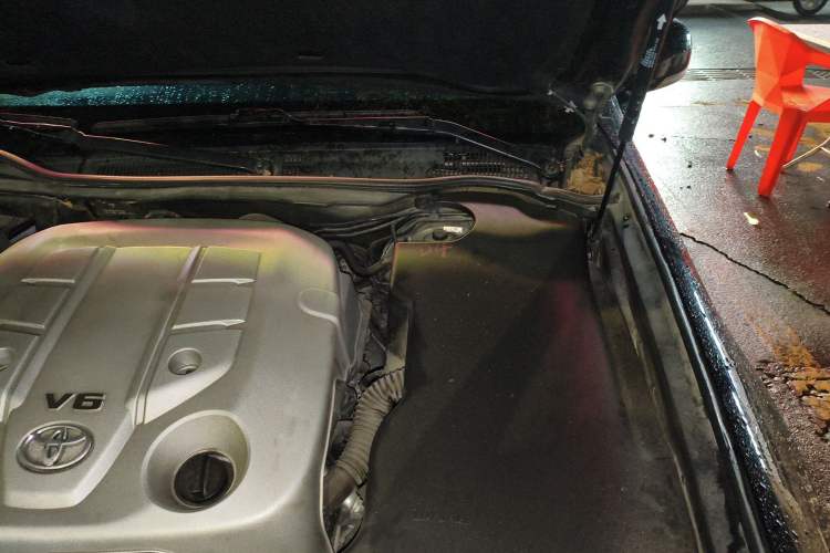 Used Toyota Crown 2010 2.5L Royal Leather Sunroof Navigation Edition Engine Bay Left