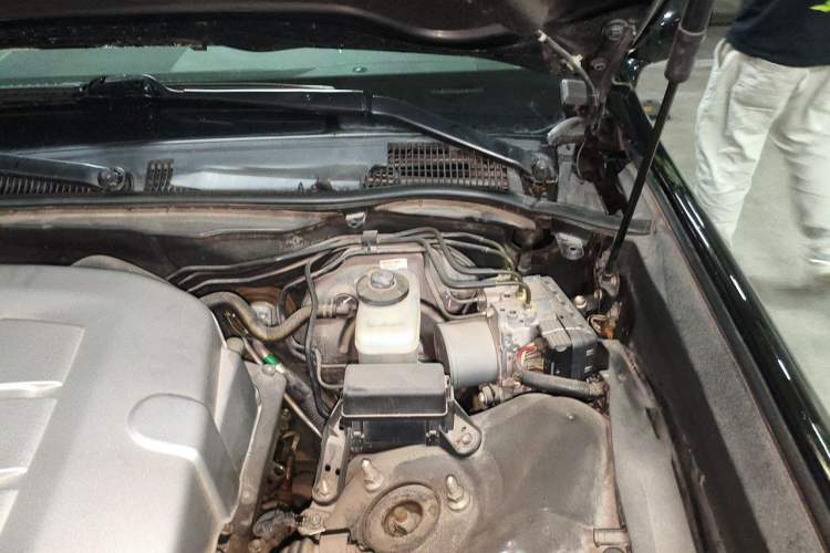 Used Toyota Crown 2010 2.5L Royal Leather Sunroof Navigation Edition Engine Bay Left