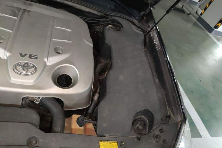 Used Toyota Crown 2010 2.5L Royal Leather Sunroof Edition Engine Bay Left