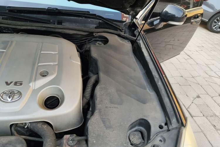 Used Toyota Crown 2010 3.0L Royal Saloon Engine Bay Left