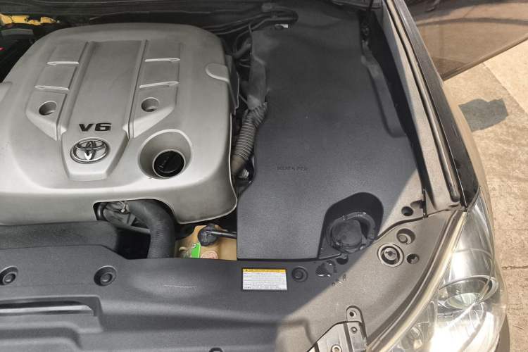 Used Toyota Crown 2010 2.5L Royal Leather Sunroof Edition Engine Bay Left