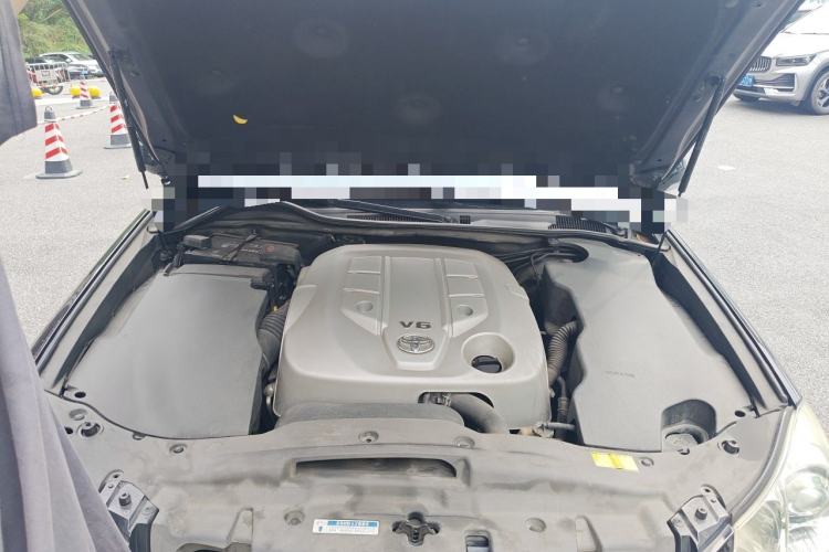 Used Toyota Crown 2010 2.5L Royal Engine Bay