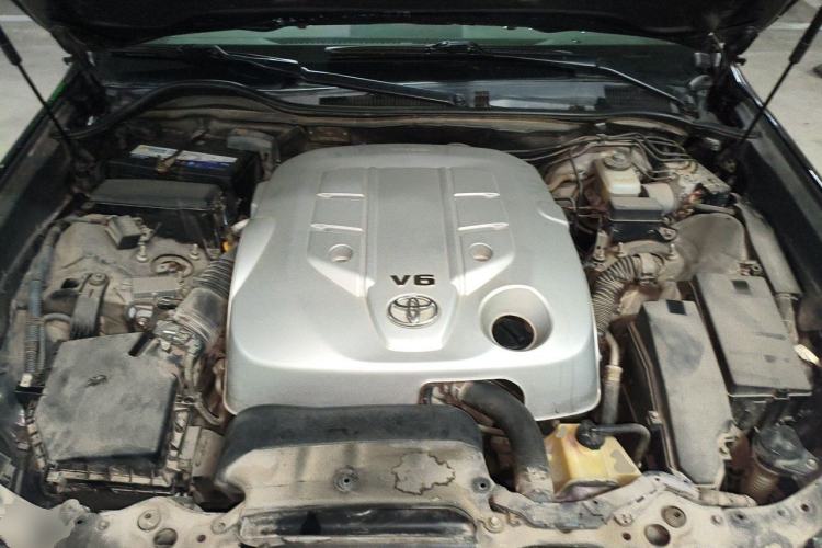 Used Toyota Crown 2010 2.5L Royal Leather Sunroof Navigation Edition Engine Bay