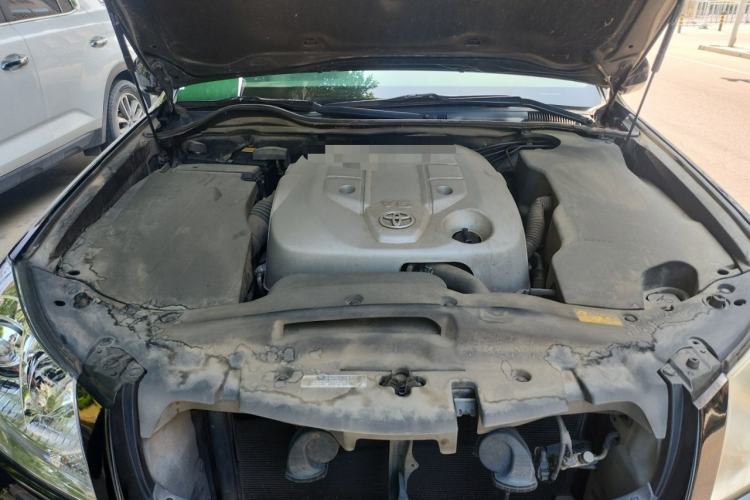 Used Toyota Crown 2010 2.5L Royal Leather Sunroof Edition Engine Bay