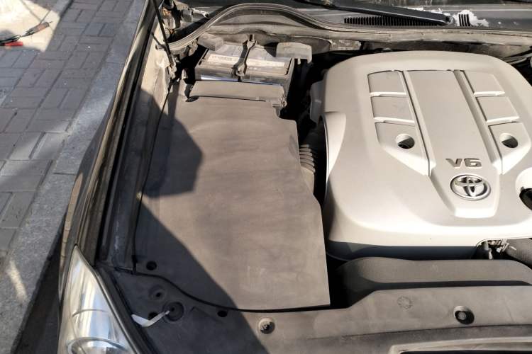 Used Toyota Crown 2010 2.5L Royal Leather Navigation Edition Engine Bay Right