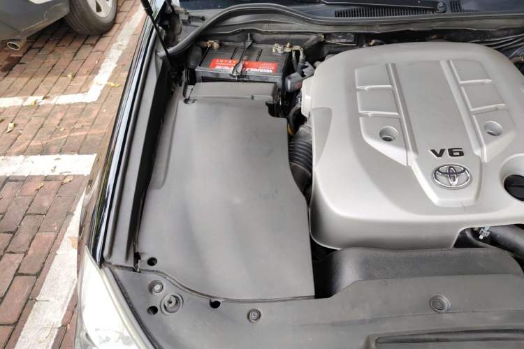 Used Toyota Crown 2010 2.5L Royal Leather Sunroof Edition Engine Bay Right