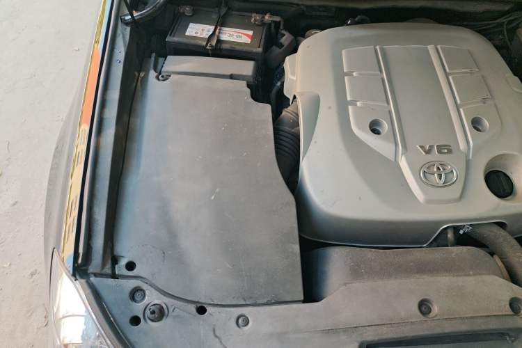 Used Toyota Crown 2010 2.5L Royal Leather Sunroof Edition Engine Bay Right