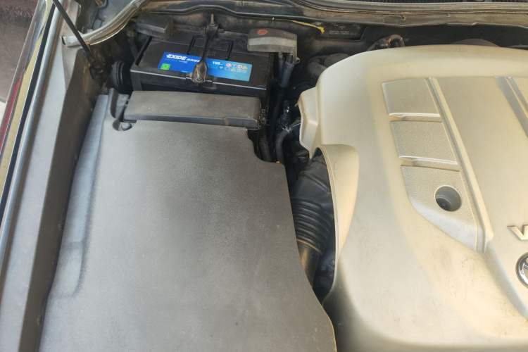Used Toyota Crown 2010 2.5L Royal Engine Bay Right