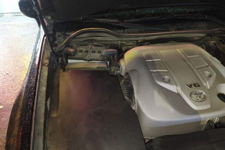 Used Toyota Crown 2010 2.5L Royal Leather Sunroof Navigation Edition Engine Bay Right