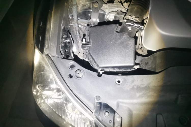 Used Toyota Crown 2010 2.5L Royal Leather Sunroof Edition Engine Bay Right