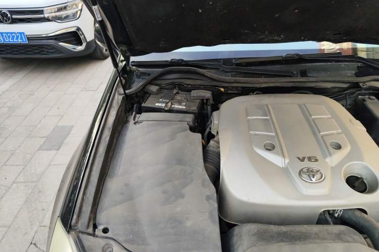Used Toyota Crown 2010 3.0L Royal Saloon Engine Bay Right