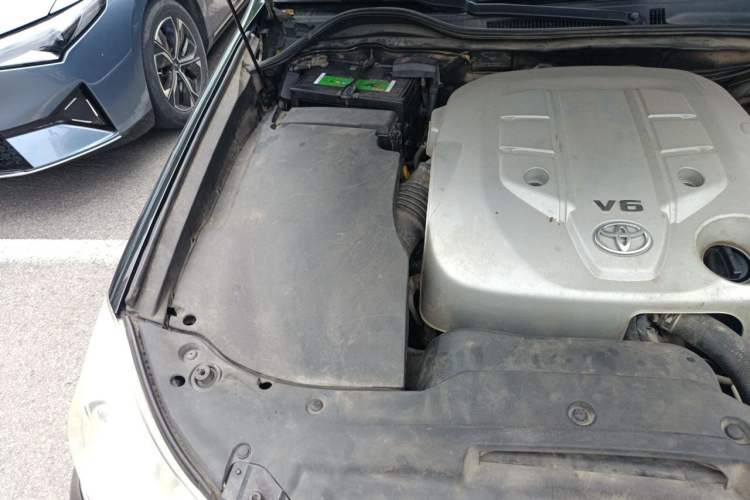 Used Toyota Crown 2010 2.5L Royal Leather Sunroof Edition Engine Bay Right