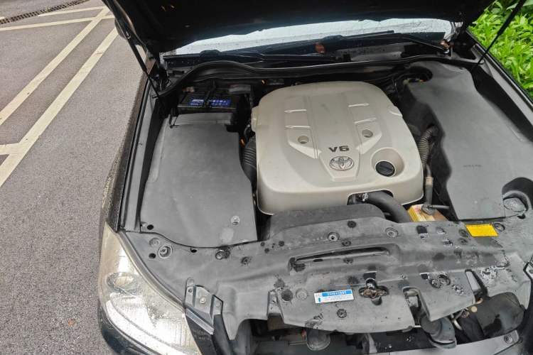 Used Toyota Crown 2010 2.5L Royal Leather Navigation Edition Engine Bay Right