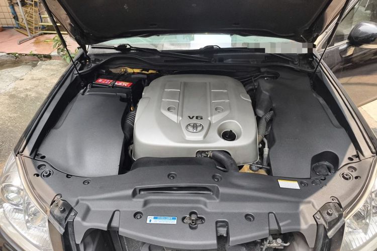 Used Toyota Crown 2010 2.5L Royal Leather Sunroof Edition Engine Bay
