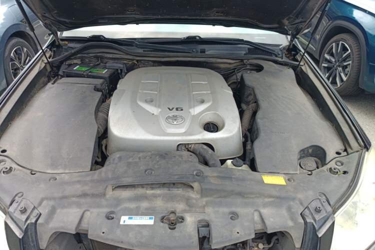 Used Toyota Crown 2010 2.5L Royal Leather Sunroof Edition Engine Bay