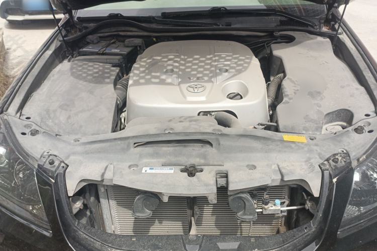Used Toyota Crown 2010 2.5L Royal Engine Bay