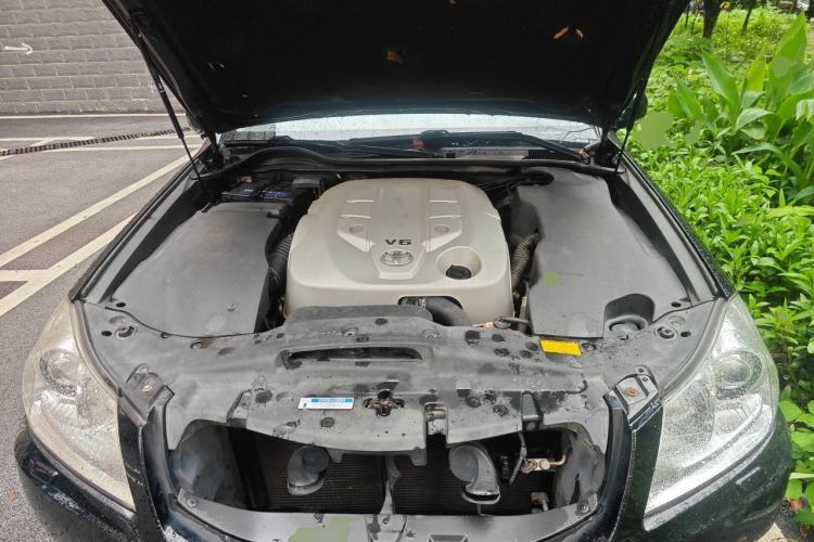 Used Toyota Crown 2010 2.5L Royal Leather Navigation Edition Engine Bay