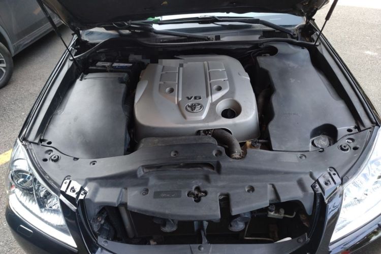 Used Toyota Crown 2010 2.5L Royal Leather Sunroof Navigation Edition Engine Bay