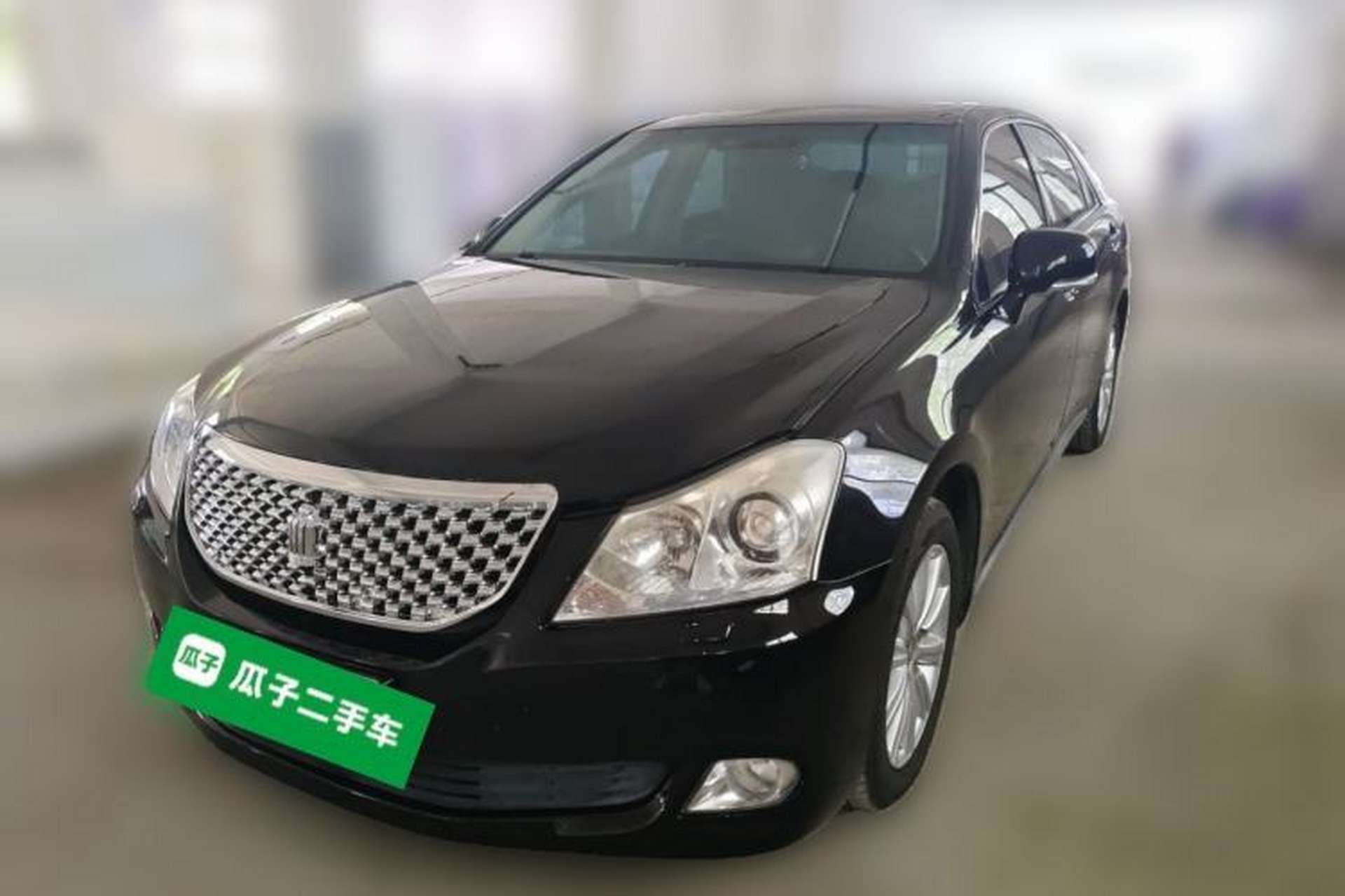 Used Toyota Crown 2010 2.5L Royal Leather Sunroof Navigation Edition Front Left 45 Deg