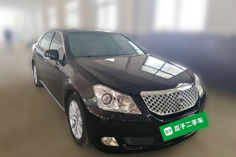 Used Toyota Crown 2010 2.5L Royal Leather Sunroof Navigation Edition Front Right 45 Deg