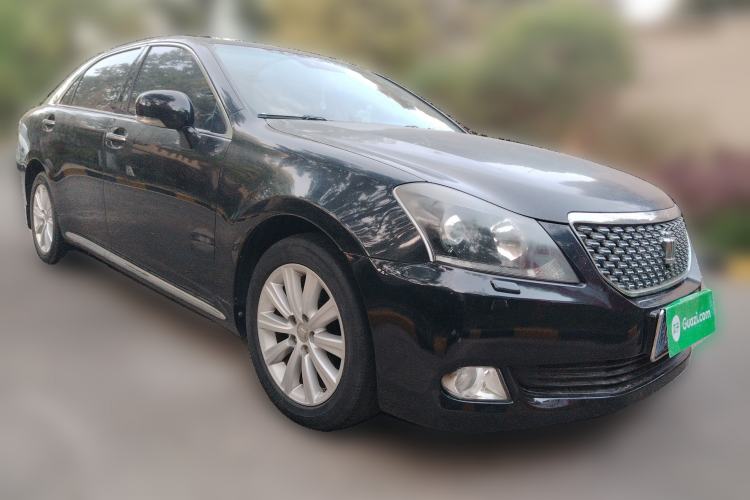 Used Toyota Crown 2010 2.5L Royal Leather Sunroof Navigation Edition Front Right 45 Deg