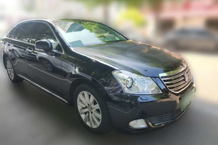 Used Toyota Crown 2010 2.5L Royal Leather Sunroof Edition Front Right 45 Deg