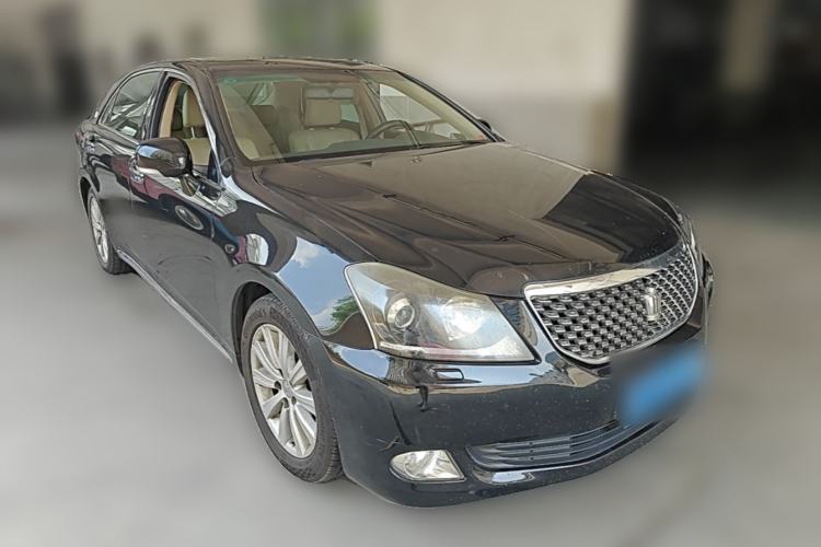 Used Toyota Crown 2010 2.5L Royal Leather Sunroof Navigation Edition Front Right 45 Deg