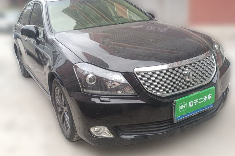 Used Toyota Crown 2010 2.5L Royal Front Right 45 Deg