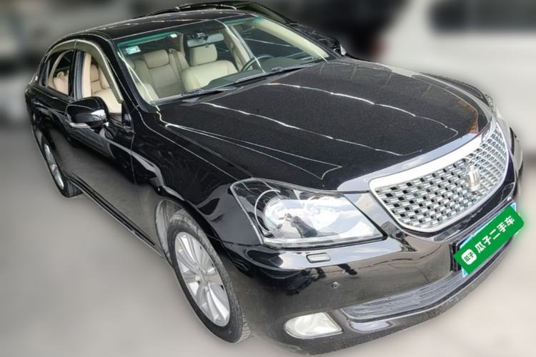 Used Toyota Crown 2010 2.5L Royal Leather Sunroof Edition Front Right 45 Deg