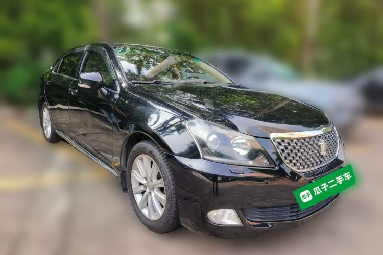 Used Toyota Crown 2010 2.5L Royal Leather Sunroof Navigation Edition Front Right 45 Deg