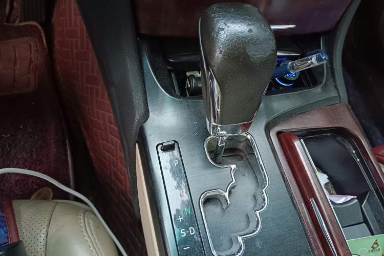 Used Toyota Crown 2010 2.5L Royal Leather Sunroof Edition Gear Lever