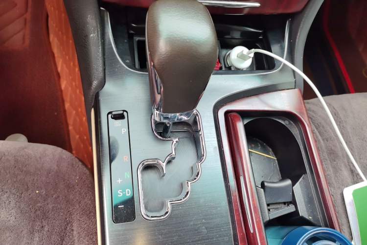 Used Toyota Crown 2010 2.5L Royal Leather Sunroof Edition Gear Lever