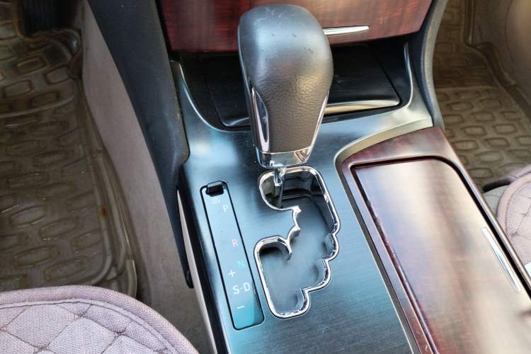 Used Toyota Crown 2010 2.5L Royal Leather Navigation Edition Gear Lever