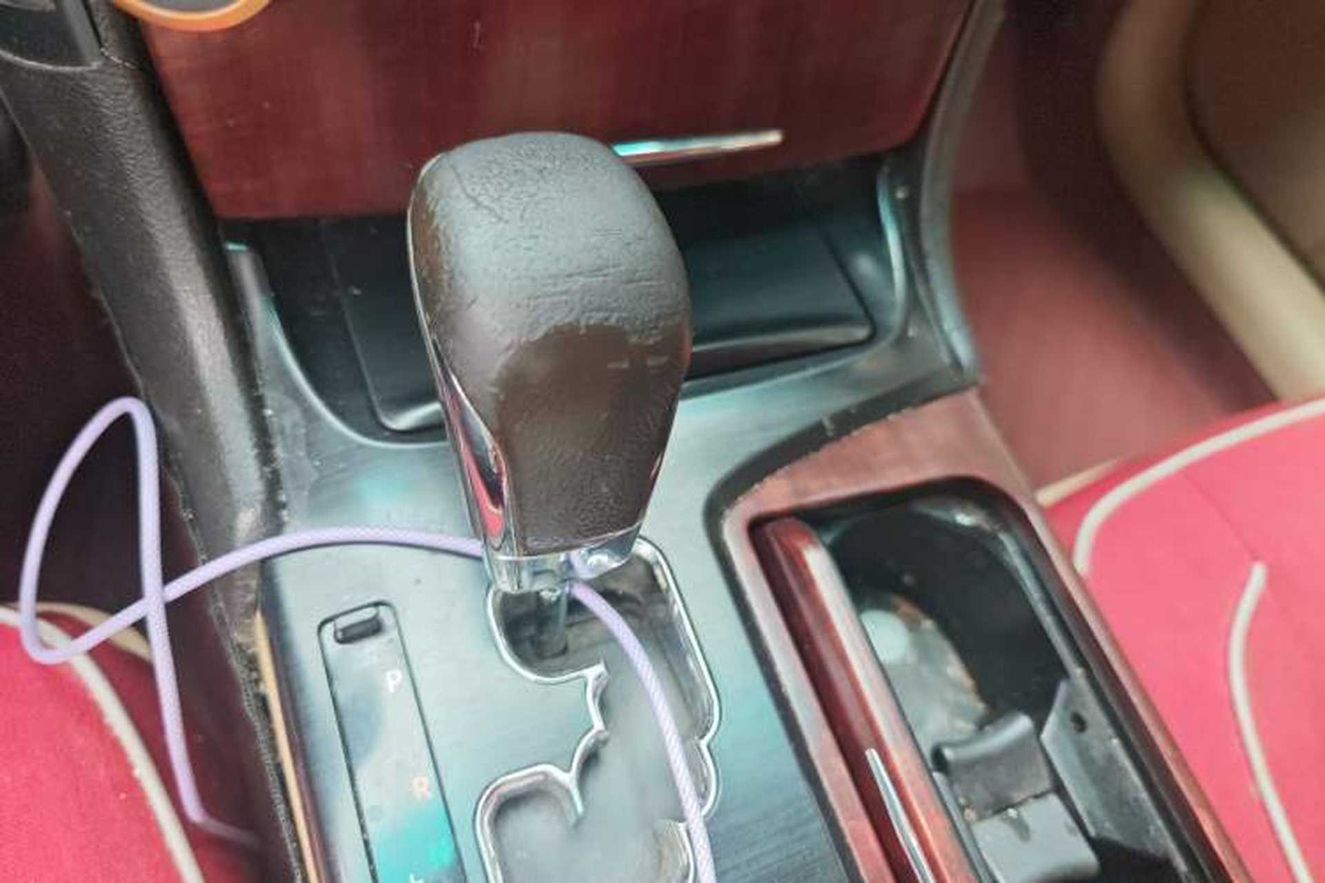 Used Toyota Crown 2010 2.5L Royal Leather Sunroof Edition Gear Lever