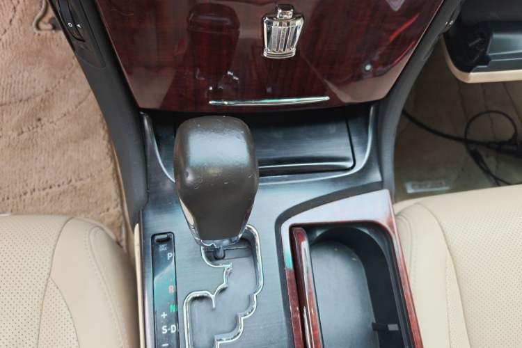 Used Toyota Crown 2010 2.5L Royal Leather Sunroof Edition Gear Lever
