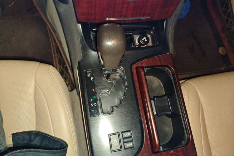 Used Toyota Crown 2010 2.5L Royal Leather Sunroof Navigation Edition Gear Lever
