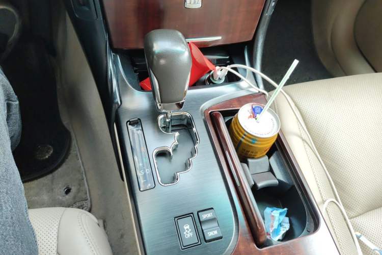 Used Toyota Crown 2010 2.5L Royal Leather Sunroof Edition Gear Lever