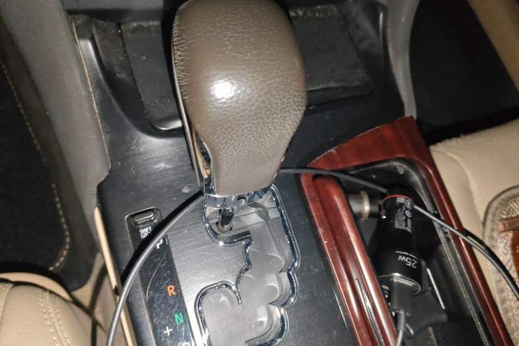 Used Toyota Crown 2010 2.5L Royal Gear Lever