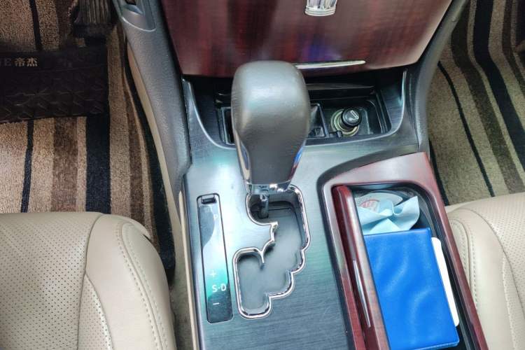 Used Toyota Crown 2010 2.5L Royal Leather Sunroof Edition Gear Lever