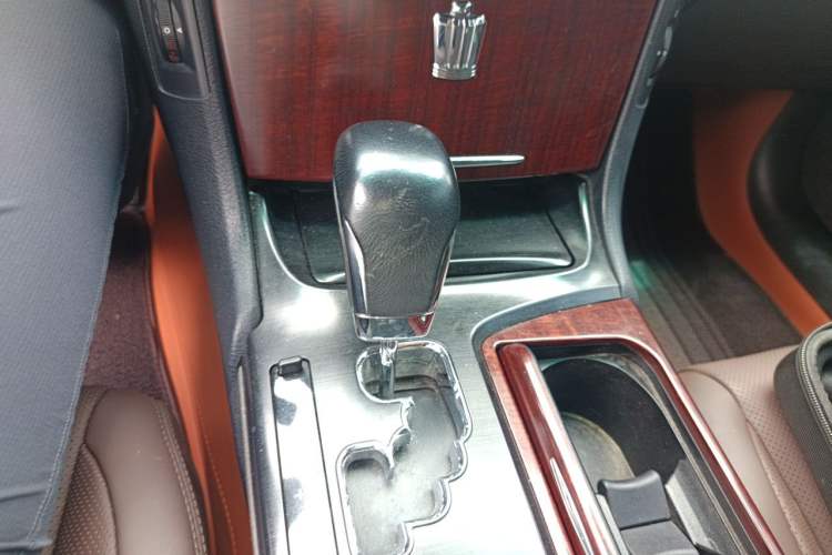 Used Toyota Crown 2010 2.5L Royal Leather Sunroof Edition Gear Lever