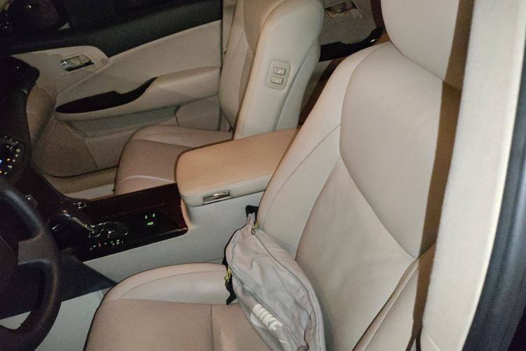 Used Toyota Crown 2010 2.5L Royal Leather Sunroof Edition Left Front Seat