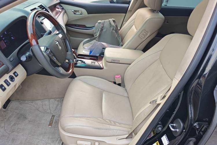Used Toyota Crown 2010 2.5L Royal Leather Sunroof Edition Left Front Seat