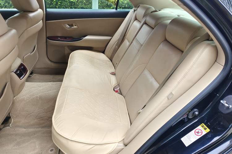 Used Toyota Crown 2010 2.5L Royal Leather Sunroof Navigation Edition Left Rear Seat