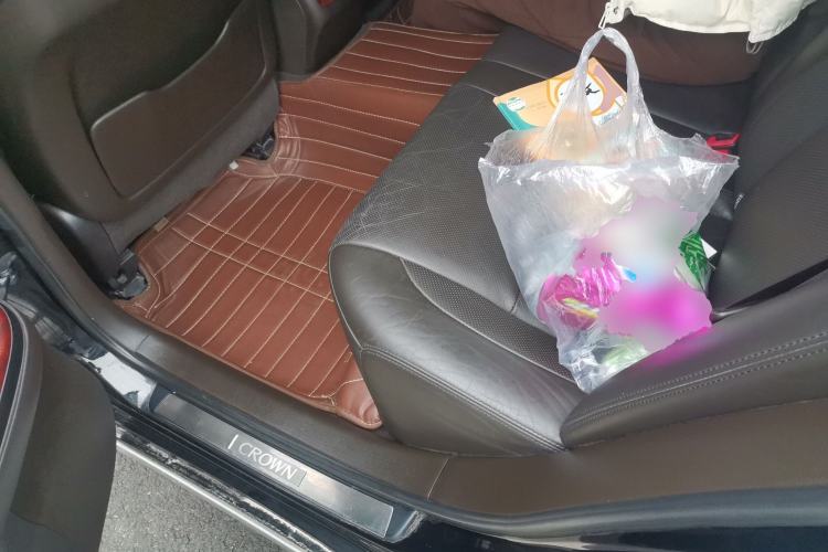 Used Toyota Crown 2010 2.5L Royal Leather Sunroof Edition Left Rear Seat