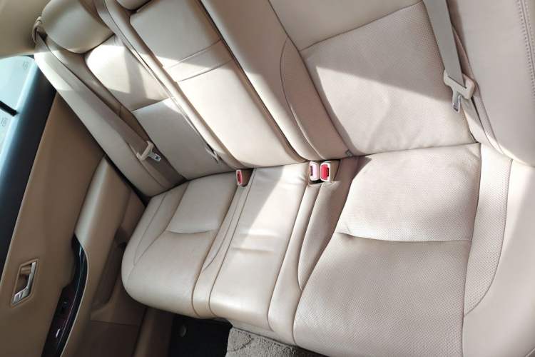 Used Toyota Crown 2010 2.5L Royal Leather Sunroof Edition Left Rear Seat