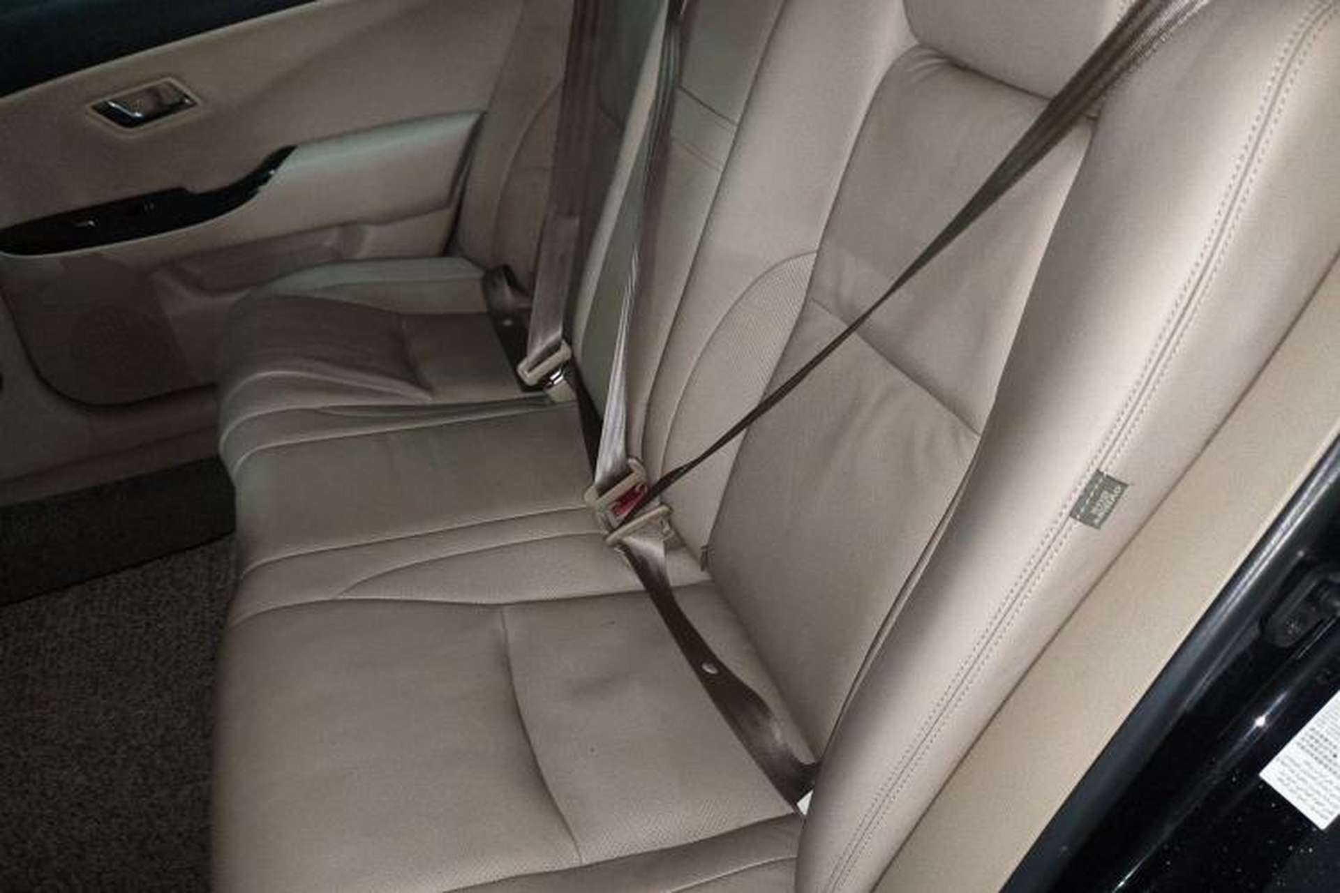 Used Toyota Crown 2010 2.5L Royal Leather Sunroof Navigation Edition Left Rear Seat